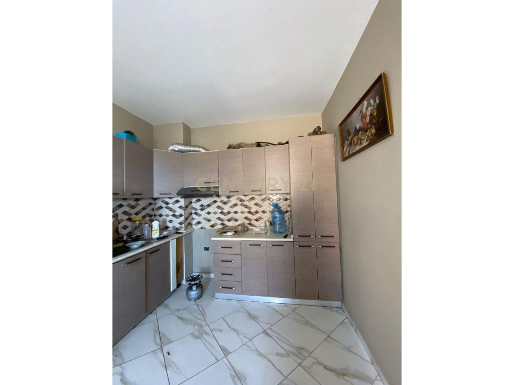 APARTAMENT 1+1 NE SHITJE ME PAMJE DETI TEK SHKEMBI KAVAJES !