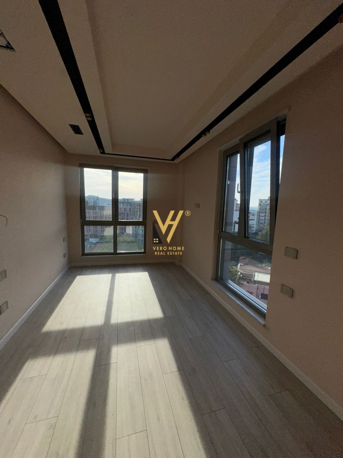 AMBIENT 110M2 TE RRUGA E KAVAJES 1.350 EURO