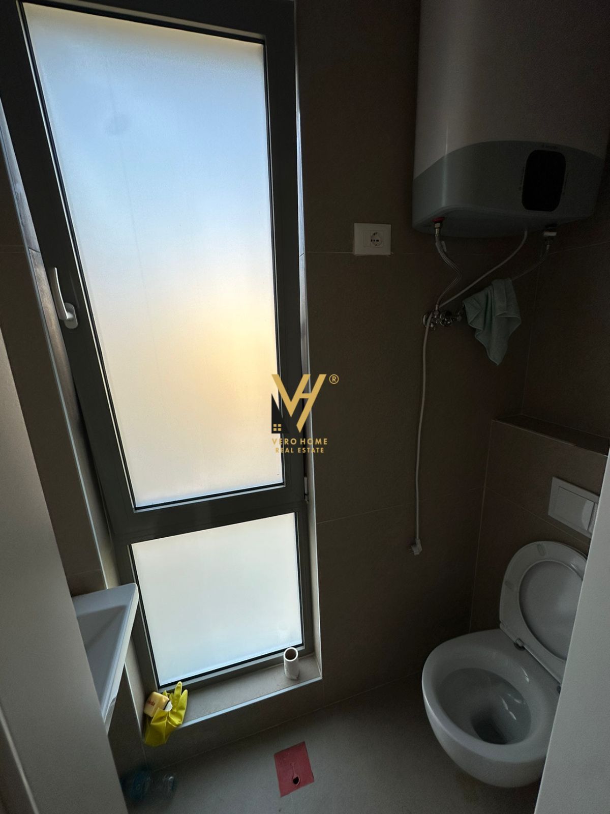 AMBIENT 150M2 TE RRUGA E KAVAJES 2.500 EURO