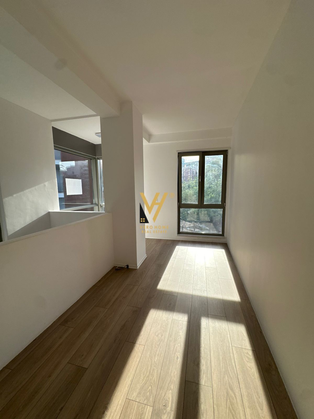 AMBIENT 150M2 TE RRUGA E KAVAJES 2.500 EURO