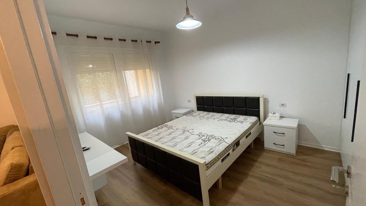 Apartament 2+1+ Parkim me Qera, te Kodra e Diellit 800 Euro