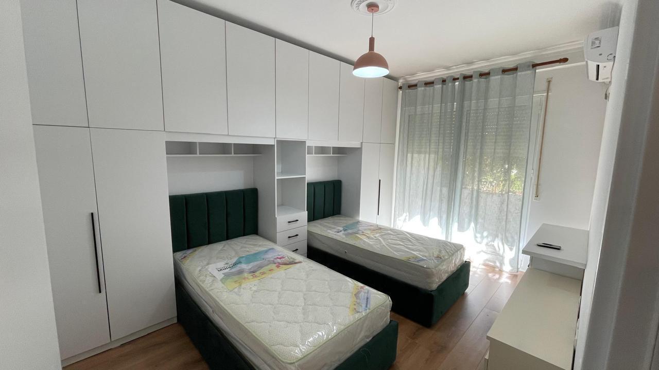 Apartament 2+1+ Parkim me Qera, te Kodra e Diellit 800 Euro