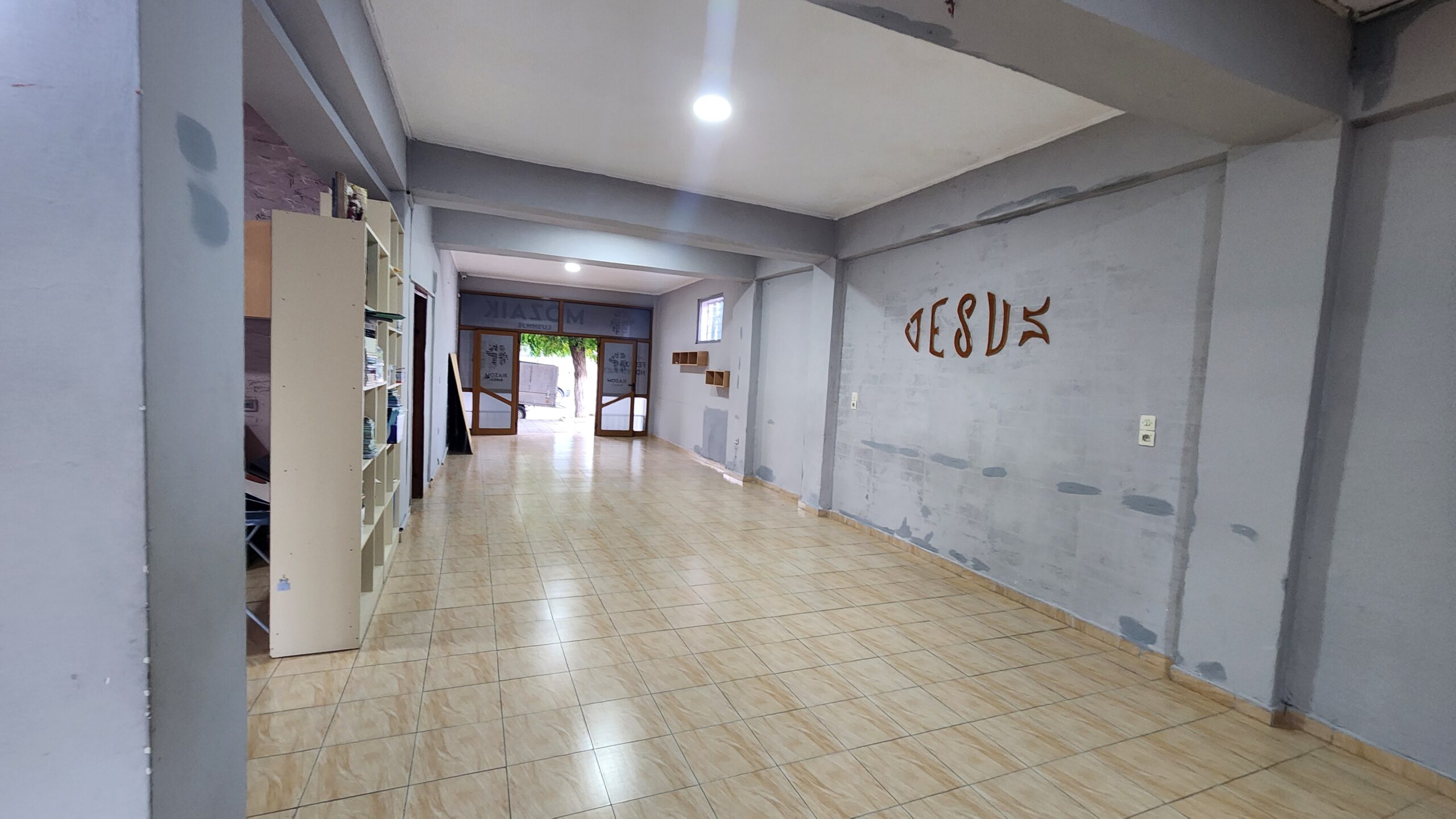 Shitet Shtepi dhe Ambient Komercial