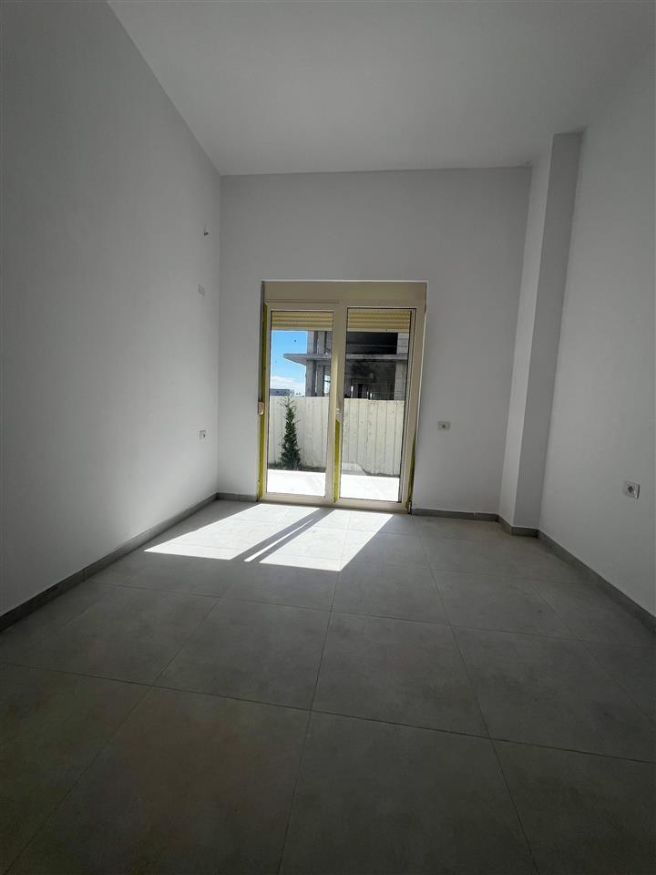 Shitet 1+1 me oborr| Golem| 150 m nga deti