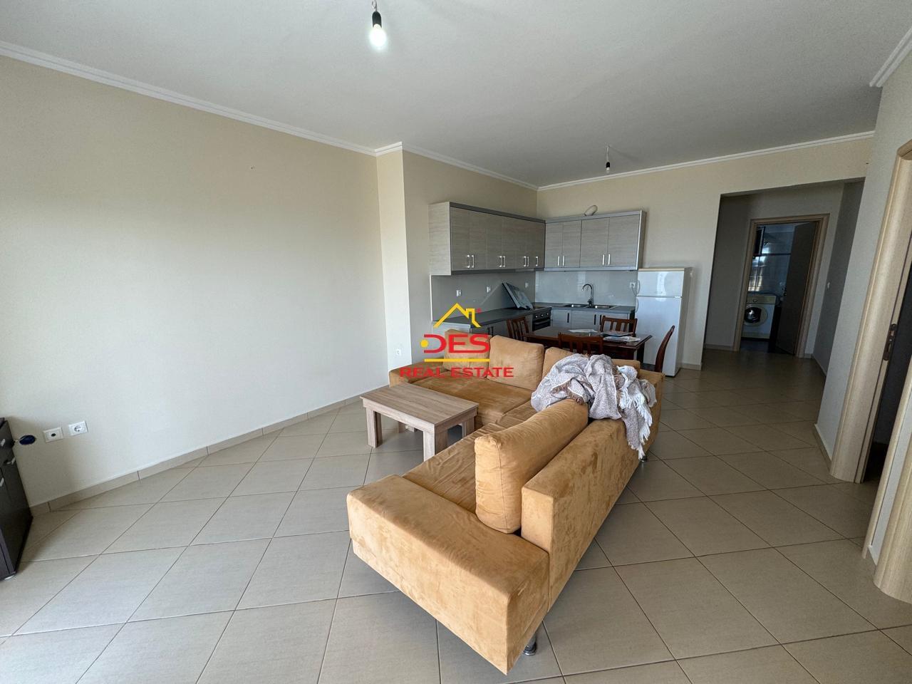 JEPET APARTAMENT 2+1 ME QERA NE SARANDE