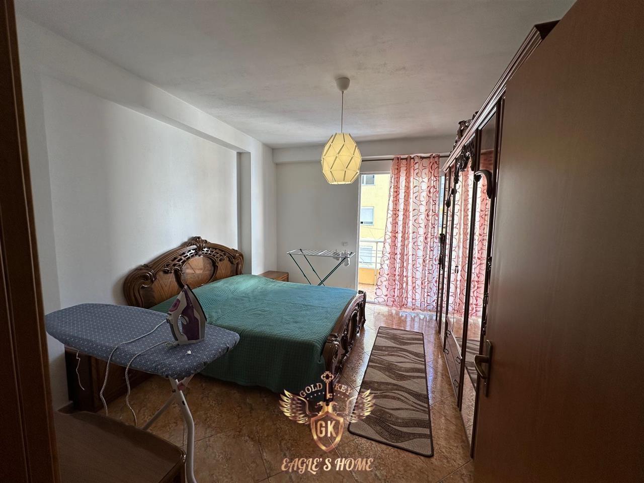 ULET CMIMI NE 350 EURO 2+1 QENDER