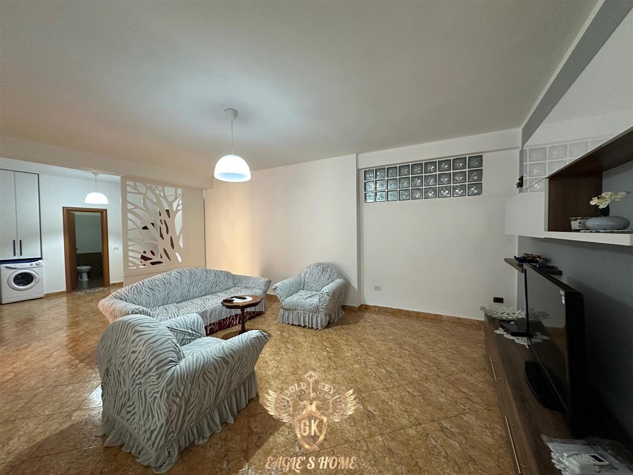 ULET CMIMI NE 350 EURO 2+1 QENDER