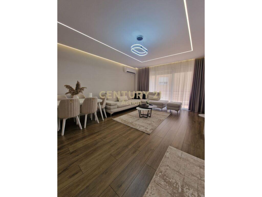 JEPET ME QIRA APARTAMENT 2+1 PRANE KOPSHTIT BOTANIK!