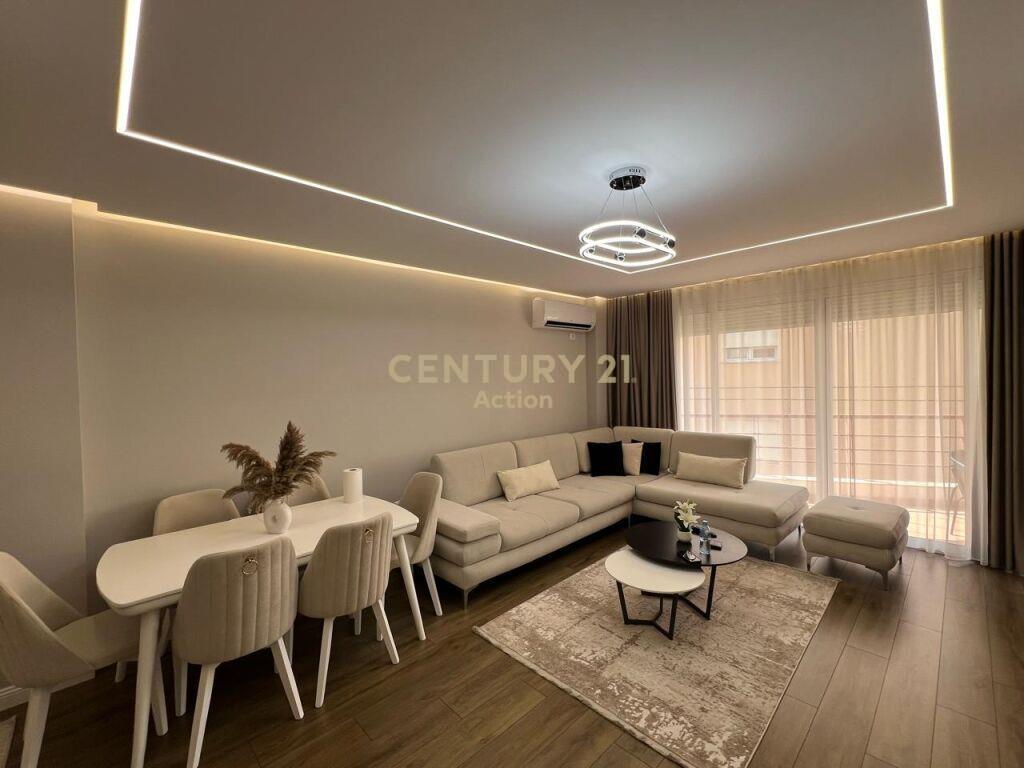 JEPET ME QIRA APARTAMENT 2+1 PRANE KOPSHTIT BOTANIK!