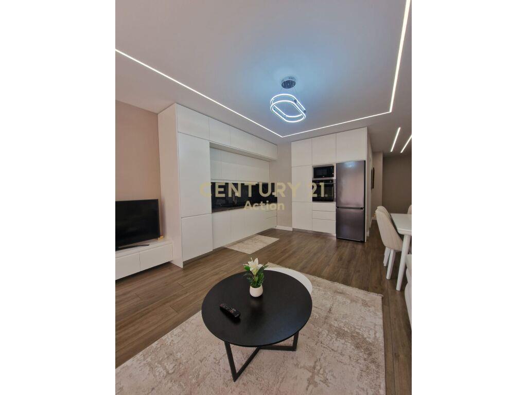 JEPET ME QIRA APARTAMENT 2+1 PRANE KOPSHTIT BOTANIK!