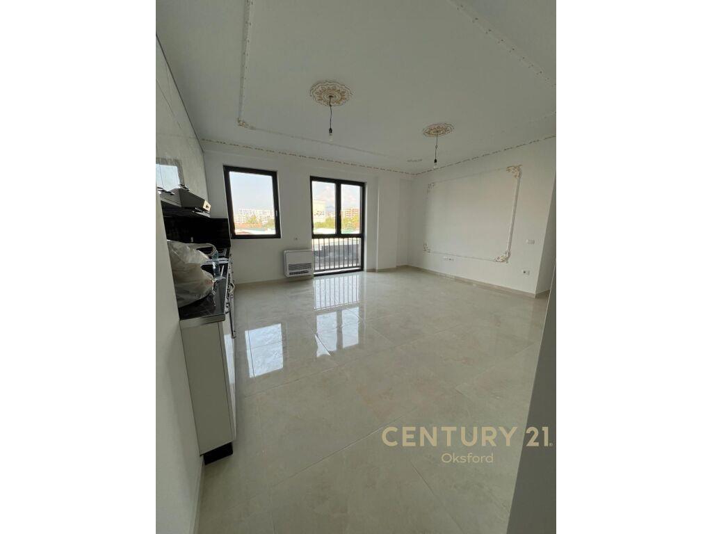 Jepet me qira apartament 2+1+2 Rruga 5 Maj .