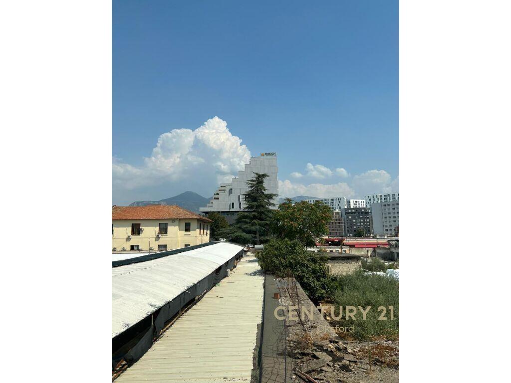 Jepet me qira apartament 2+1+2 Rruga 5 Maj .