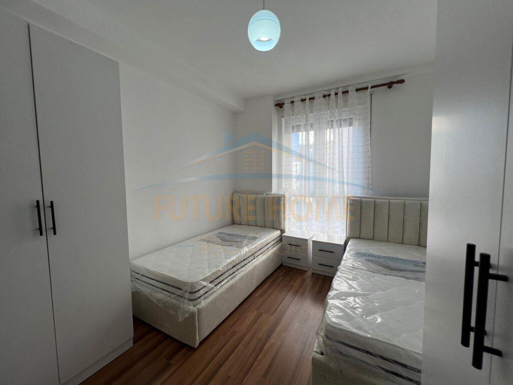 Qera, Apartament 2+1+2, Unaza e Re