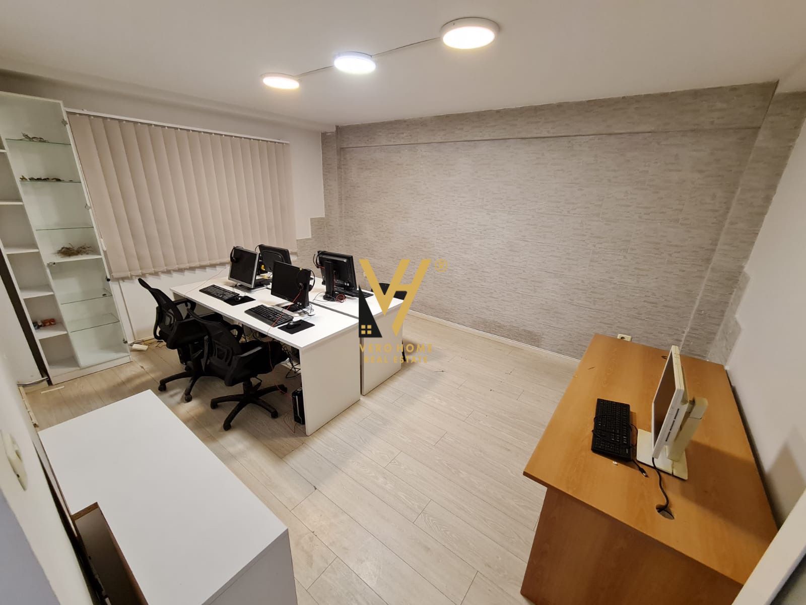 ZYRE 120 M2 ME QERA TE SHESHI WILLSON 790 EURO