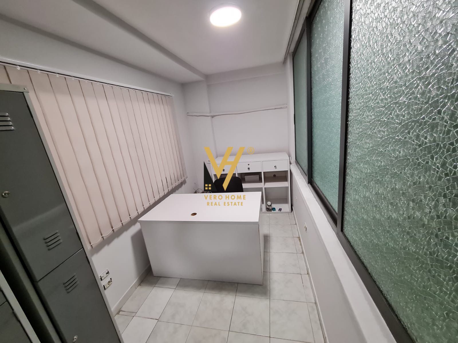 ZYRE 120 M2 ME QERA TE SHESHI WILLSON 790 EURO