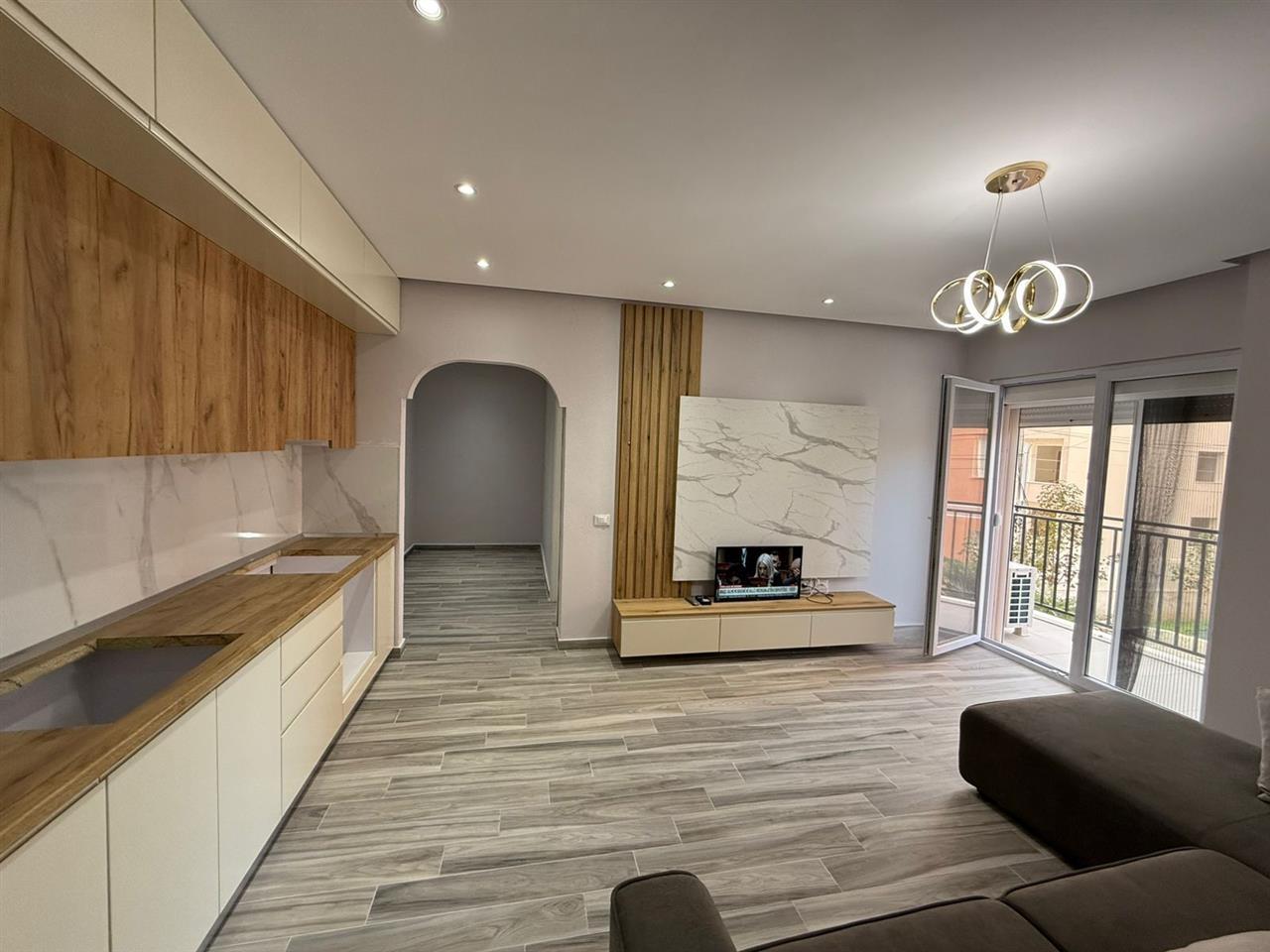 APARTAMENT 2+1 PER QIRA TEK TREGU INDUSTRIAL!