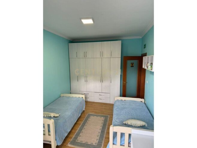 Apartament 2+1+Parkim per qira tek Pazari i Ri!