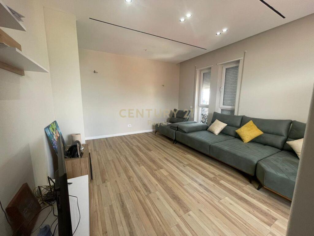 JAPIM ME QIRA APARTAMENT 2+1 AFER QSUT