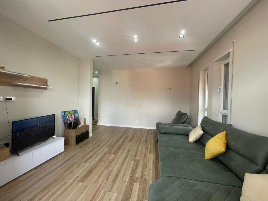 JAPIM ME QIRA APARTAMENT 2+1 AFER QSUT