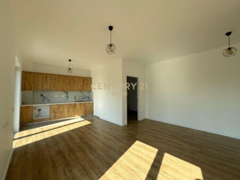 Jepet me qira apartament 1+1 prane Big Market ne Paskuqan