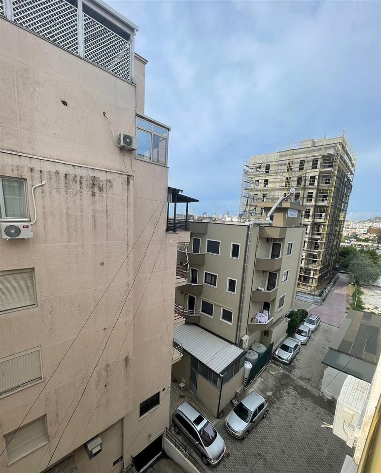 Apartament per shitje prane portit