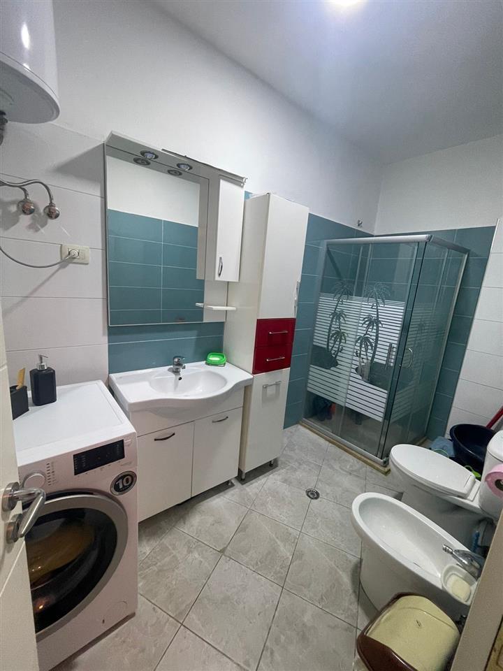 Apartament per shitje prane portit