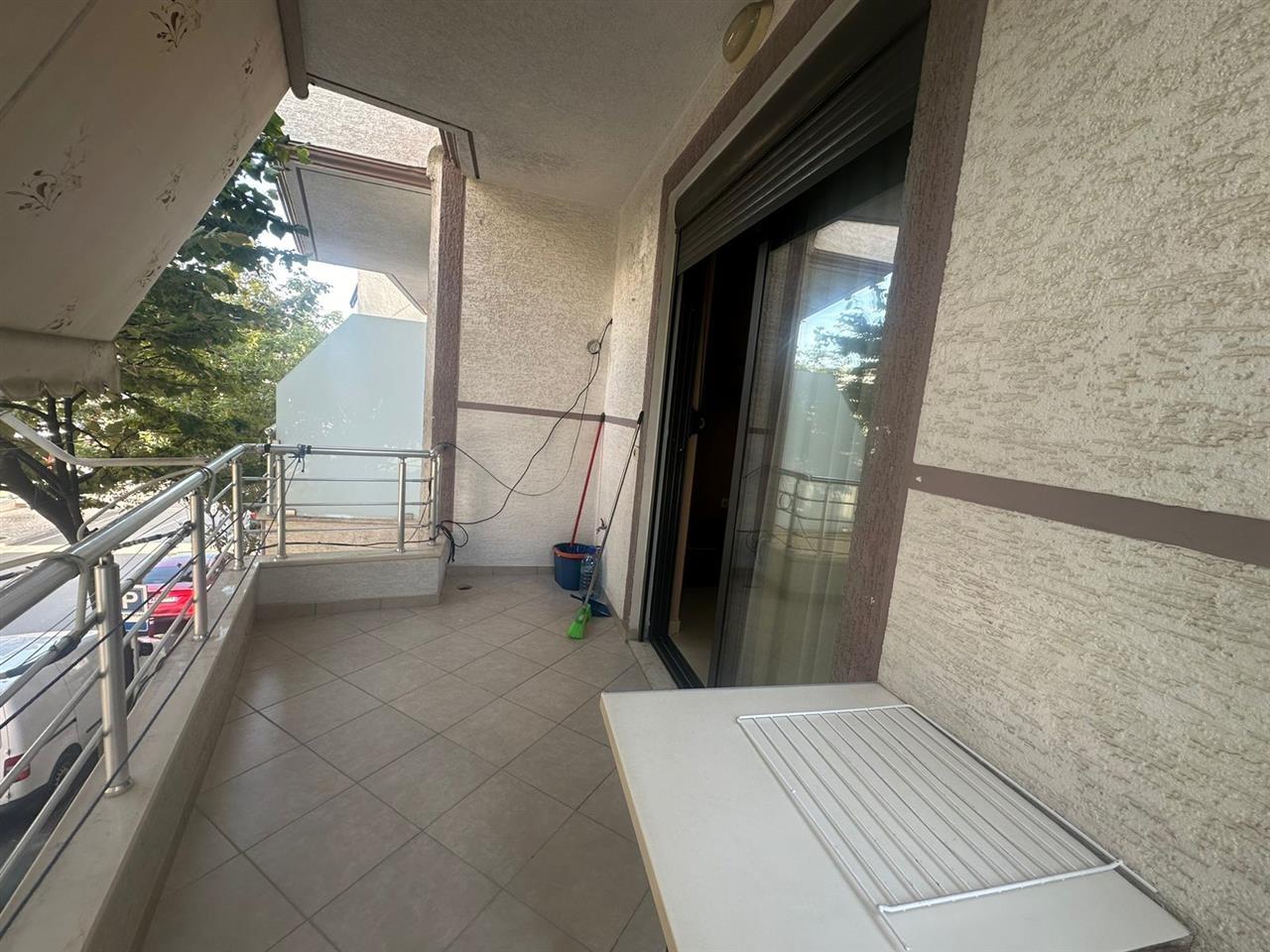 JEPET ME QERA APARTAMENT 2+1 NE QENDER NE SARANDE