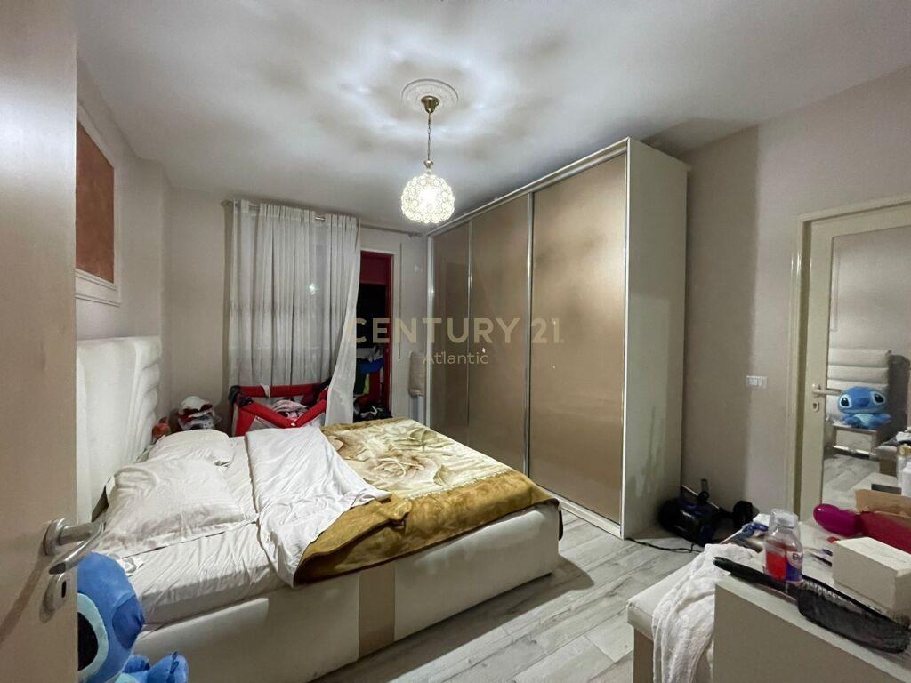 SHITET APARTAMENT 2+1+2T+2BALLKONE TEK GJYKATA, DURRES!