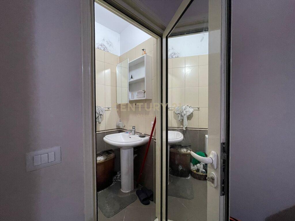 SHITET APARTAMENT 2+1+2T+2BALLKONE TEK GJYKATA, DURRES!