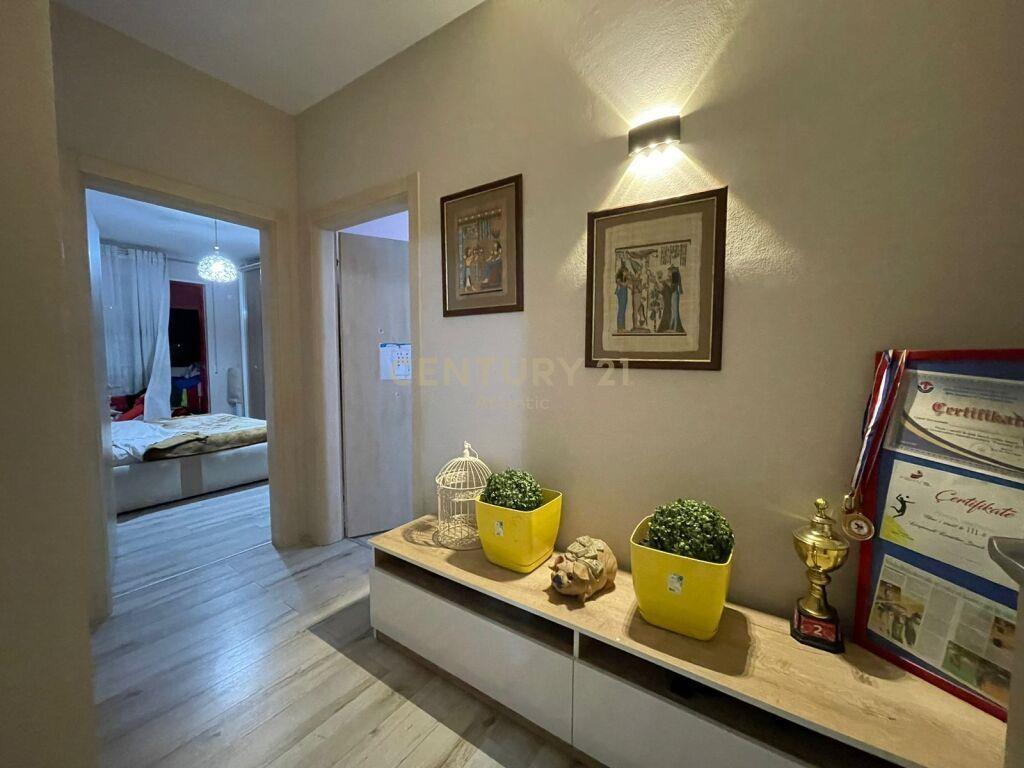 SHITET APARTAMENT 2+1+2T+2BALLKONE TEK GJYKATA, DURRES!