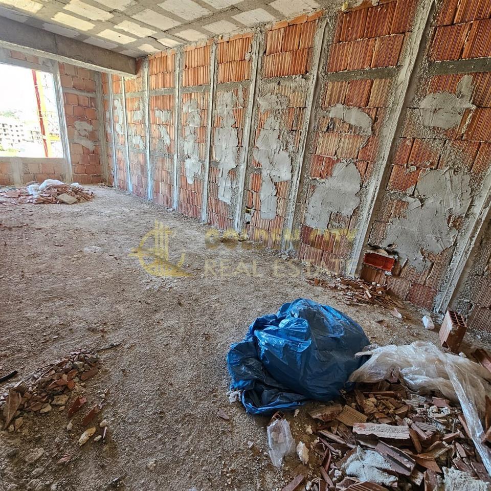 Shitet apartament 2+1+2 GOLEM