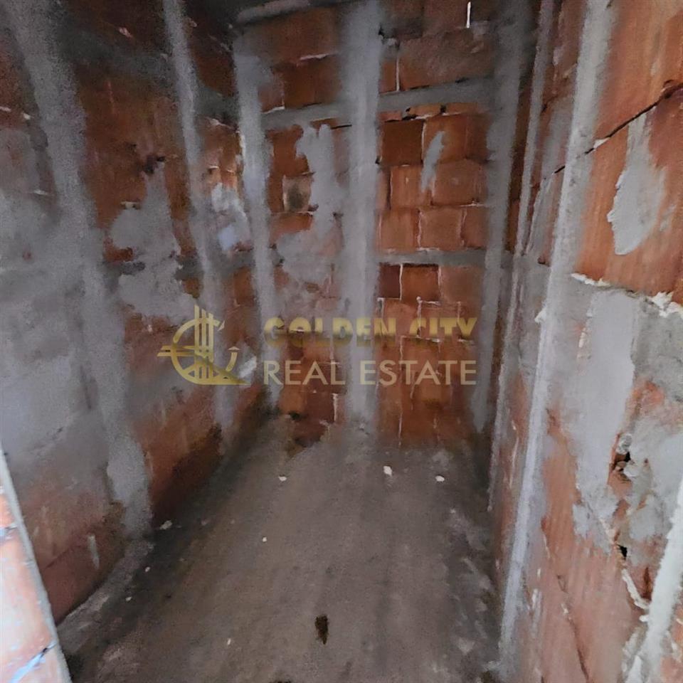 Shitet apartament 2+1+2 GOLEM