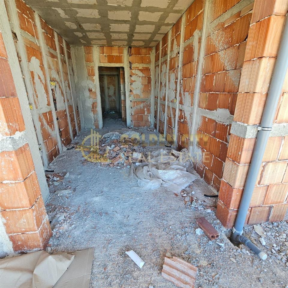 Shitet apartament 2+1+2 GOLEM