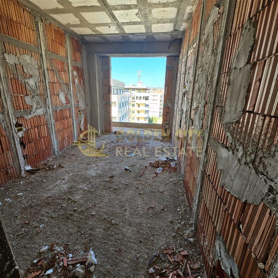 Shitet apartament 2+1+2 GOLEM