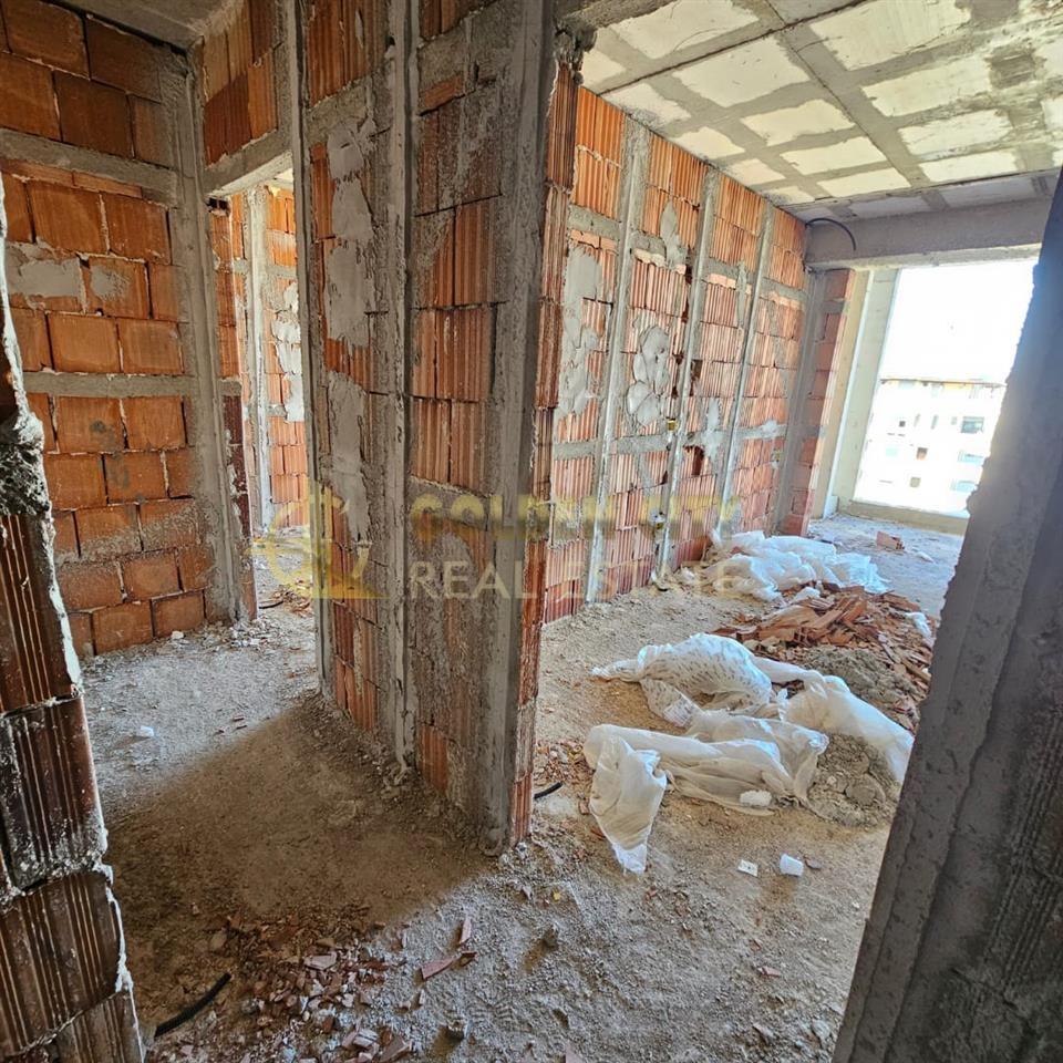 Shitet apartament 2+1+2 GOLEM