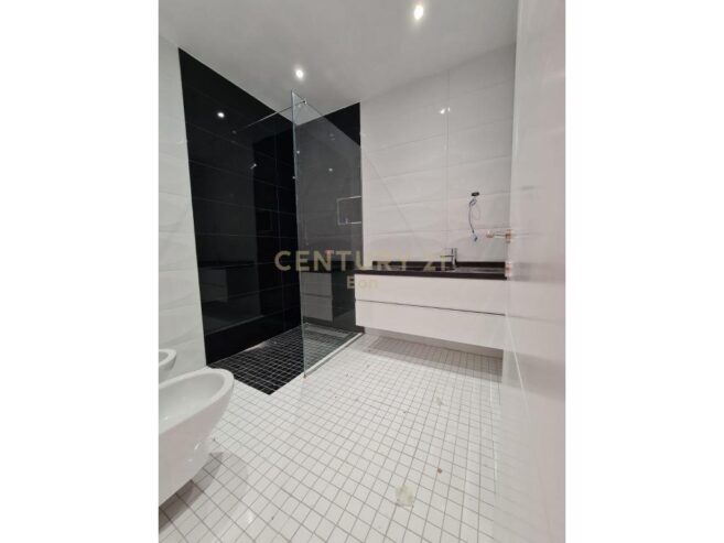 SHITET SUPER APARTAMENT ME PAMJE DETI 2+1+2 TE VILA E ZOGUT!