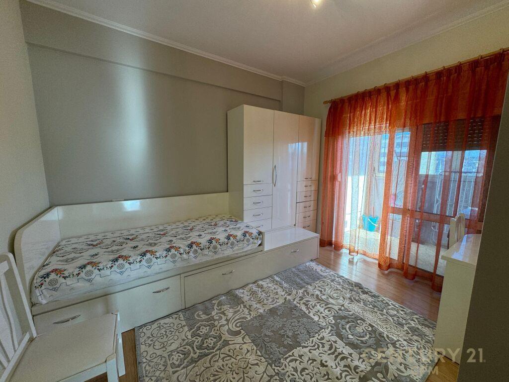 Per Qira | Apartment 2+1+2 | Pazari I ri | 750 € /Muaj