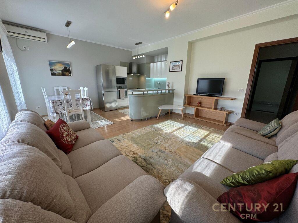 Per Qira | Apartment 2+1+2 | Pazari I ri | 750 € /Muaj