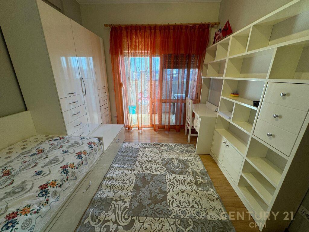 Per Qira | Apartment 2+1+2 | Pazari I ri | 750 € /Muaj