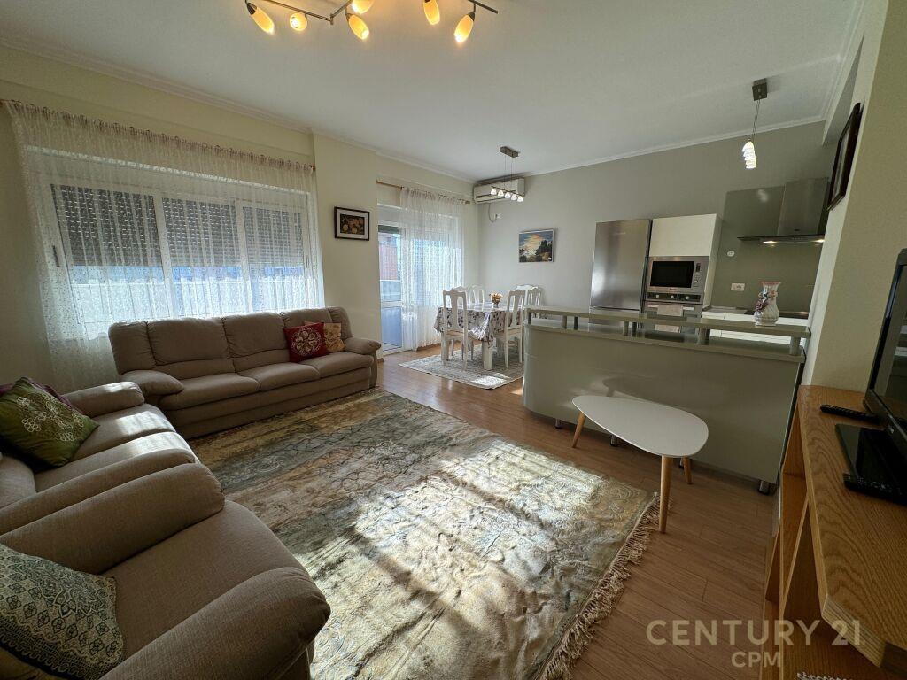 Per Qira | Apartment 2+1+2 | Pazari I ri | 750 € /Muaj