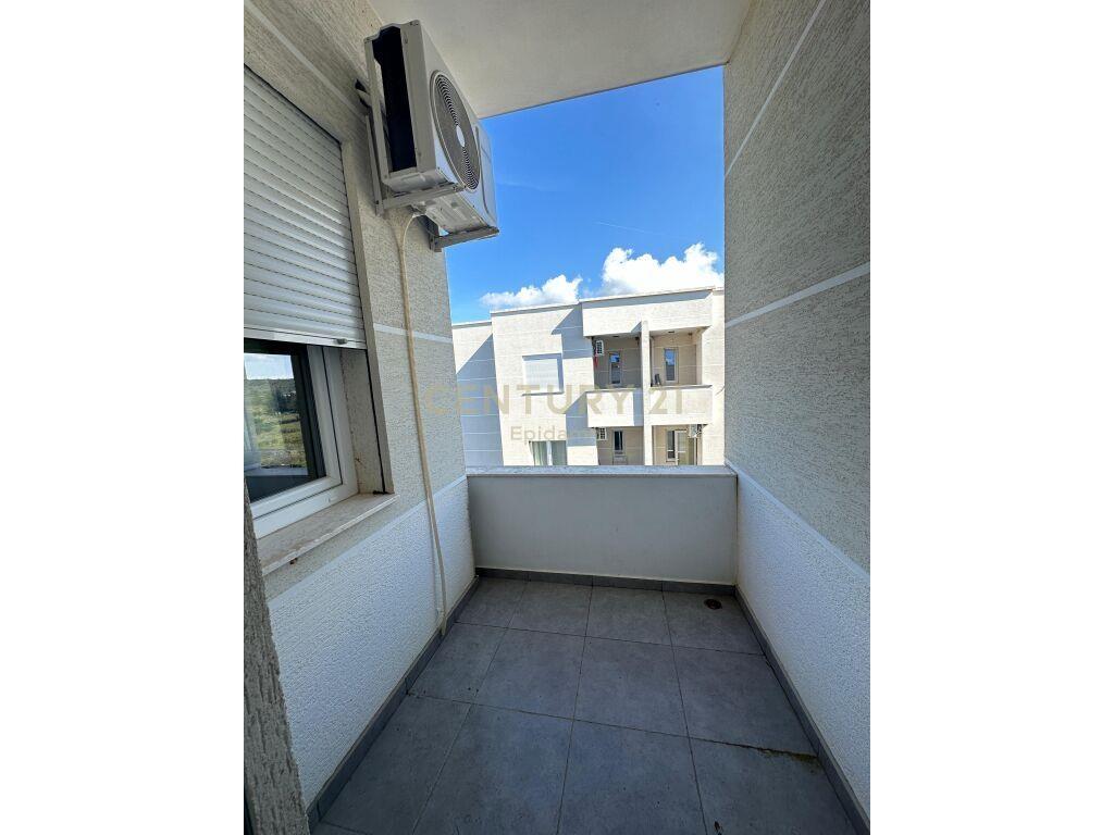Apartament 2+1 në shitje në Gjirin e Lalzit, Durrës – 135.30