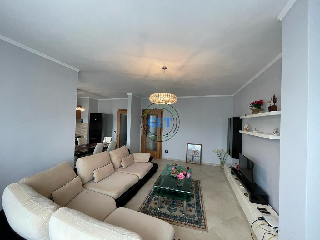 Qira, Apartament 2+1+2,Vollga Durres.