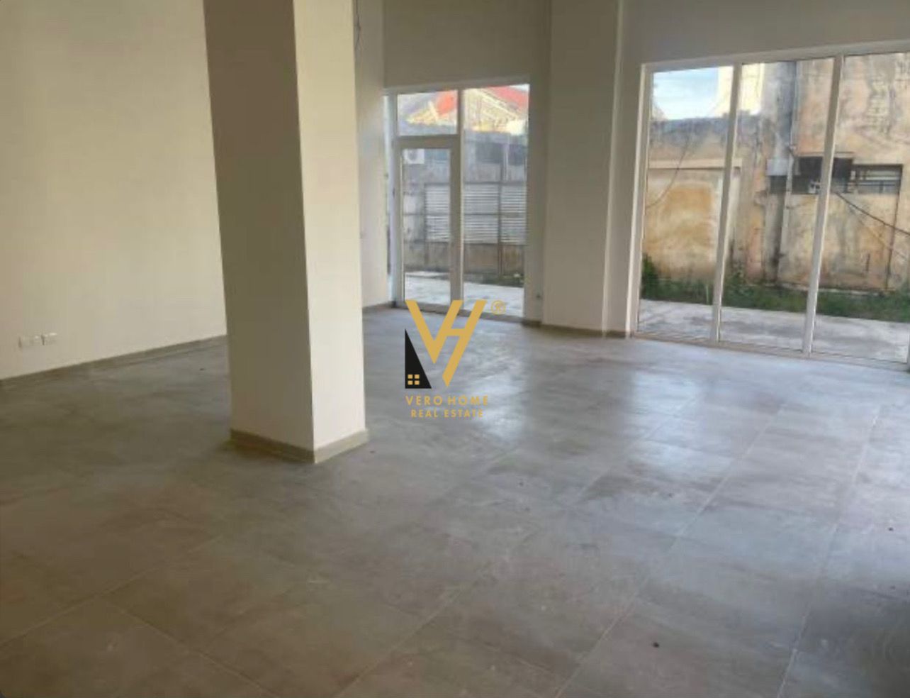 DYQAN 65 M2 ME QERA TE RRUGA E DIBRES 500 EURO