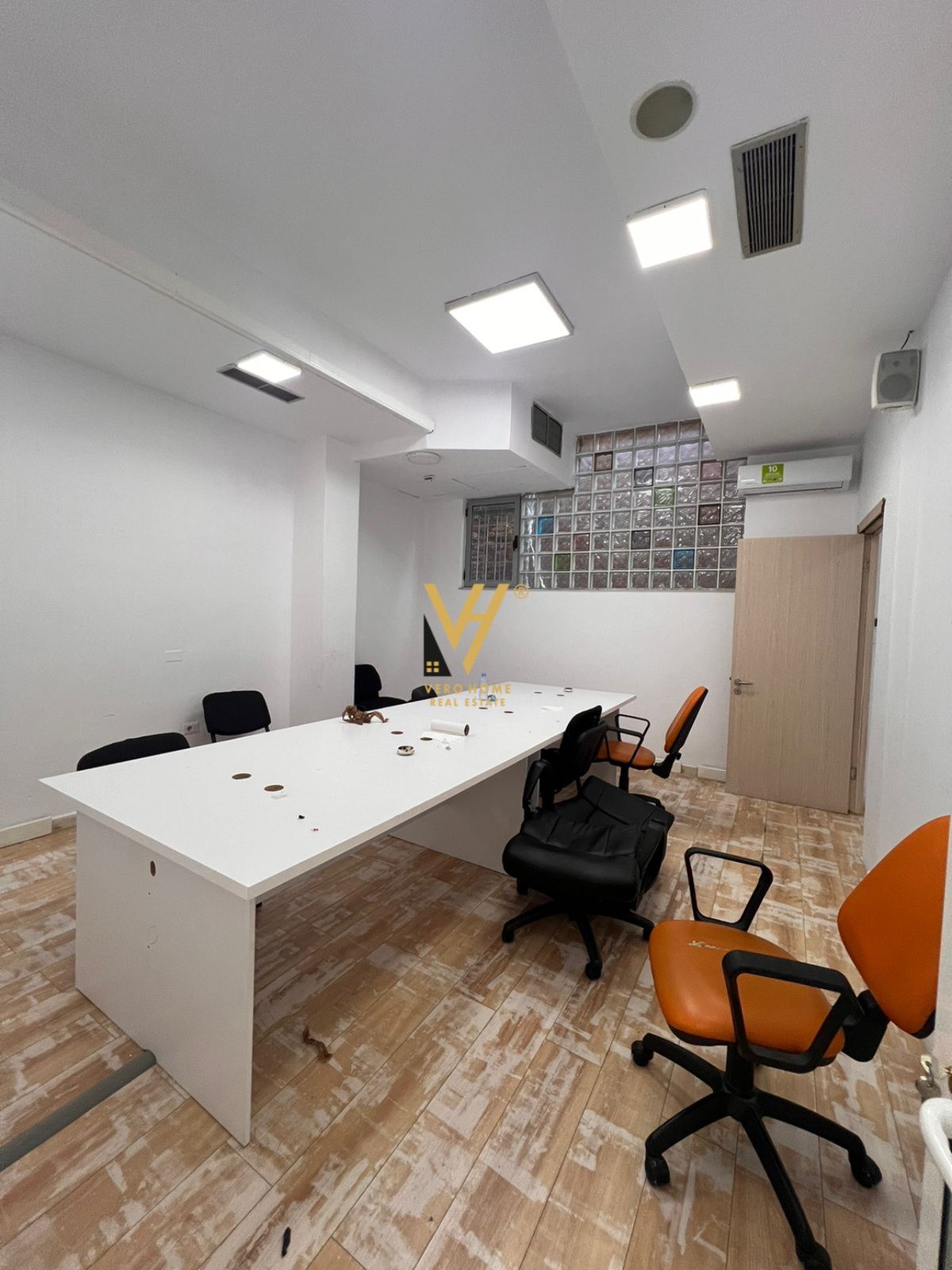 JEPET ZYRE 200 M2 ME QERA TE SELVIA 250.000 LEKE