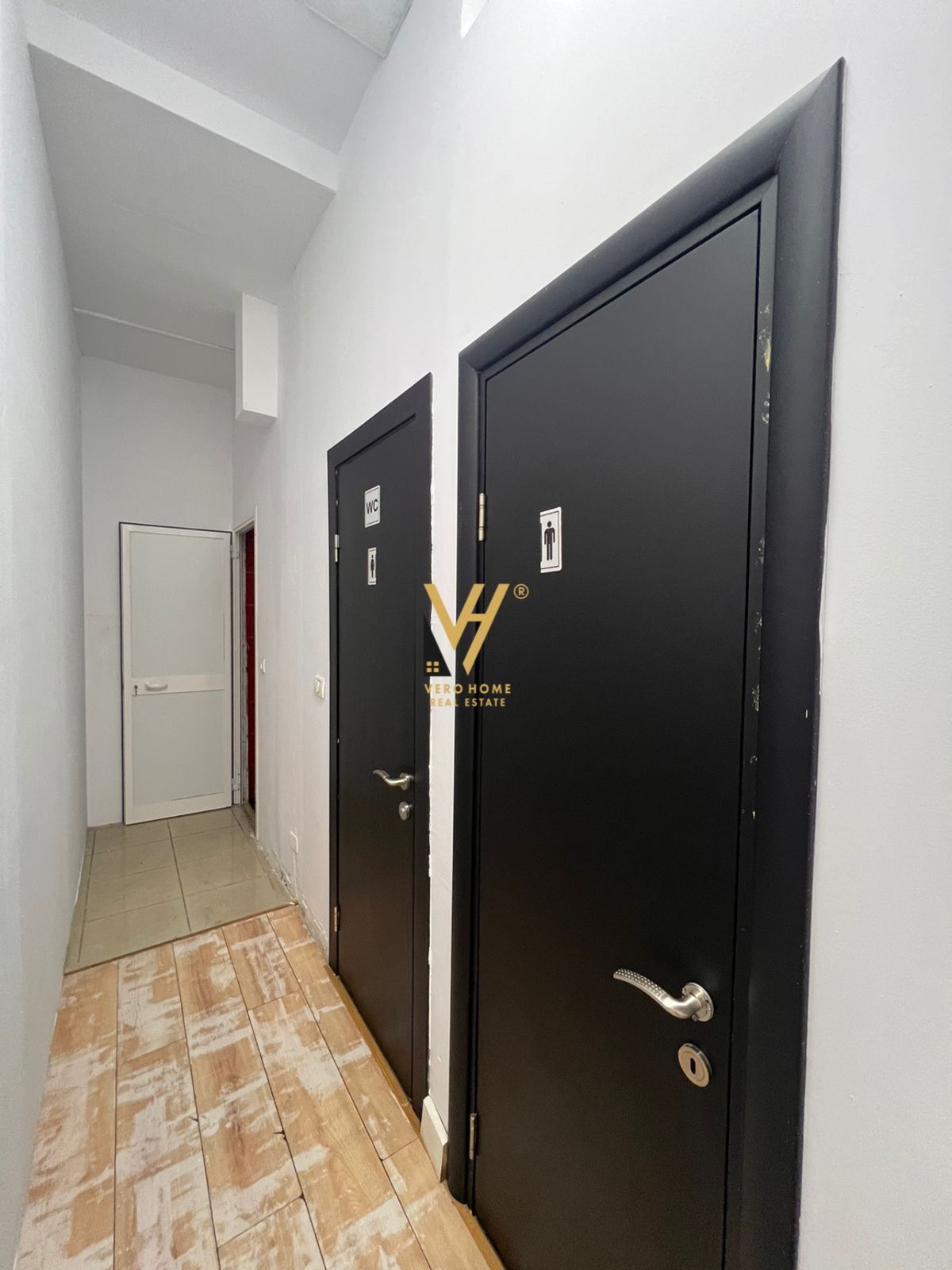 JEPET ZYRE 200 M2 ME QERA TE SELVIA 250.000 LEKE