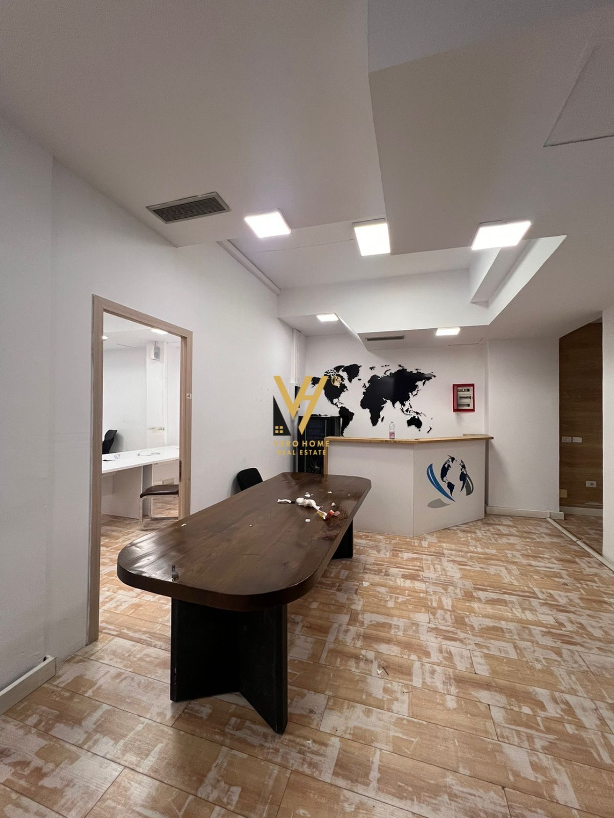 JEPET ZYRE 200 M2 ME QERA TE SELVIA 250.000 LEKE