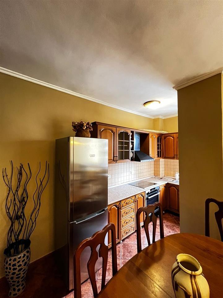 Qera,Apartament 3+1,Bulevardi Zogu i Pare, Stacionit Trenit!