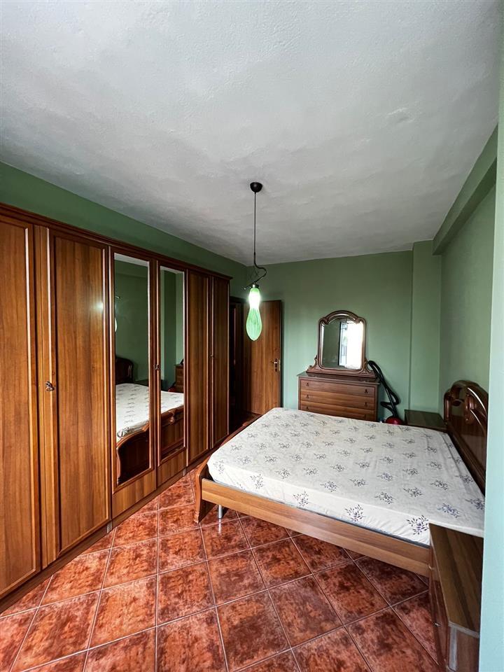 Qera,Apartament 3+1,Bulevardi Zogu i Pare, Stacionit Trenit!