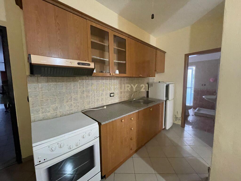 JEPET APARTAMENT ME QERA 1+1 NE PLAZH!