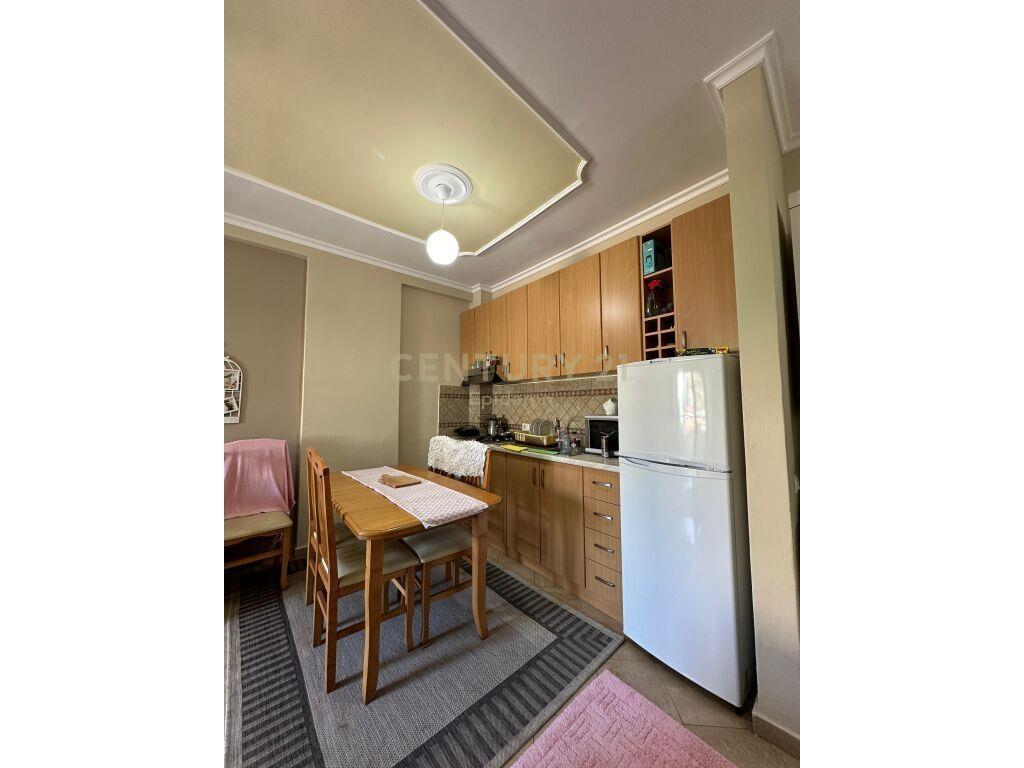 Apartament 1+1 Për Shitje në Golem !